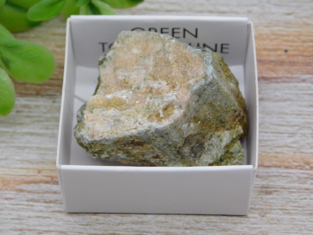 GREEN TOURMALINE ROCK STONE LAPIDARY SPECIMEN: GREEN TOURMALINE ROCK STONE LAPIDARY SPECIMEN - Authentic estate find offered in our online auction. Perfect for collectors, resellers, and enthusiasts of vintage, antiques, minerals, rocks,