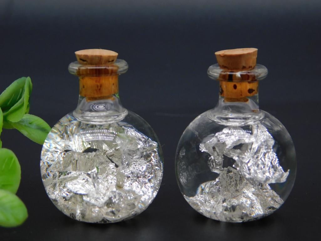 SILVER FLAKES IN BOTTLES ROCK STONE LAPIDARY SPECIMEN: SILVER FLAKES IN BOTTLES ROCK STONE LAPIDARY SPECIMEN - Authentic estate find offered in our online auction. Perfect for collectors, resellers, and enthusiasts of vintage, antiques, minerals, rocks, c