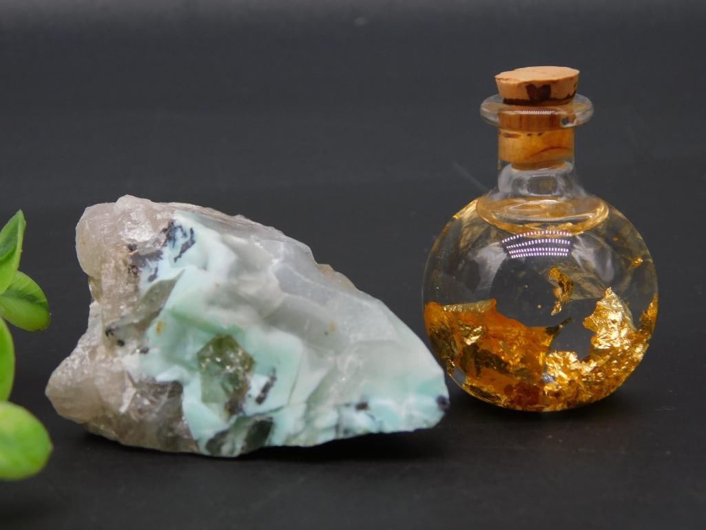 MIXED LOT ROCK STONE LAPIDARY SPECIMEN: MIXED LOT ROCK STONE LAPIDARY SPECIMEN - Authentic estate find offered in our online auction. Perfect for collectors, resellers, and enthusiasts of vintage, antiques, minerals, rocks, crystals, jewelr