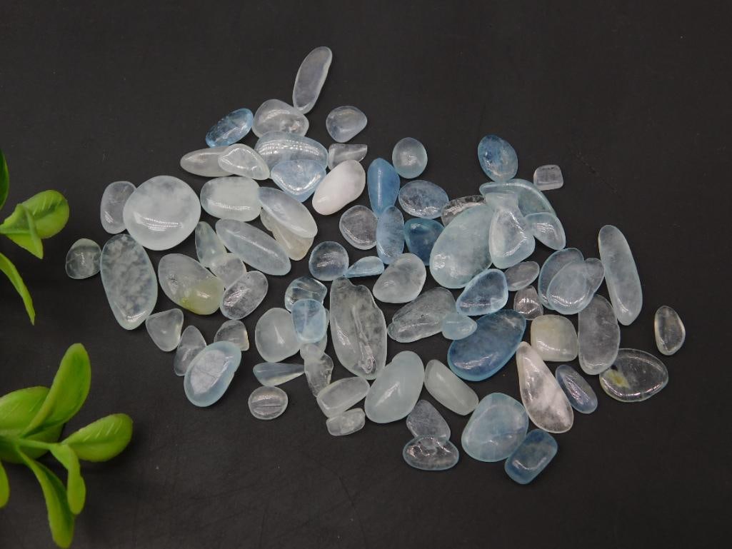 AQUAMARINE ROCK STONE LAPIDARY SPECIMEN: AQUAMARINE ROCK STONE LAPIDARY SPECIMEN - Authentic estate find offered in our online auction. Perfect for collectors, resellers, and enthusiasts of vintage, antiques, minerals, rocks, crystals, jewel