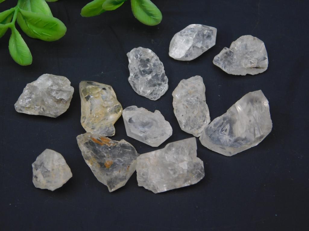 HERKIMER DIAMONDS ROCK STONE LAPIDARY SPECIMEN: HERKIMER DIAMONDS ROCK STONE LAPIDARY SPECIMEN - Authentic estate find offered in our online auction. Perfect for collectors, resellers, and enthusiasts of vintage, antiques, minerals, rocks, crystals