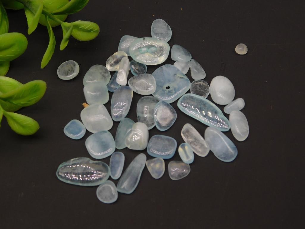 AQUAMARINE ROCK STONE LAPIDARY SPECIMEN: AQUAMARINE ROCK STONE LAPIDARY SPECIMEN - Authentic estate find offered in our online auction. Perfect for collectors, resellers, and enthusiasts of vintage, antiques, minerals, rocks, crystals,