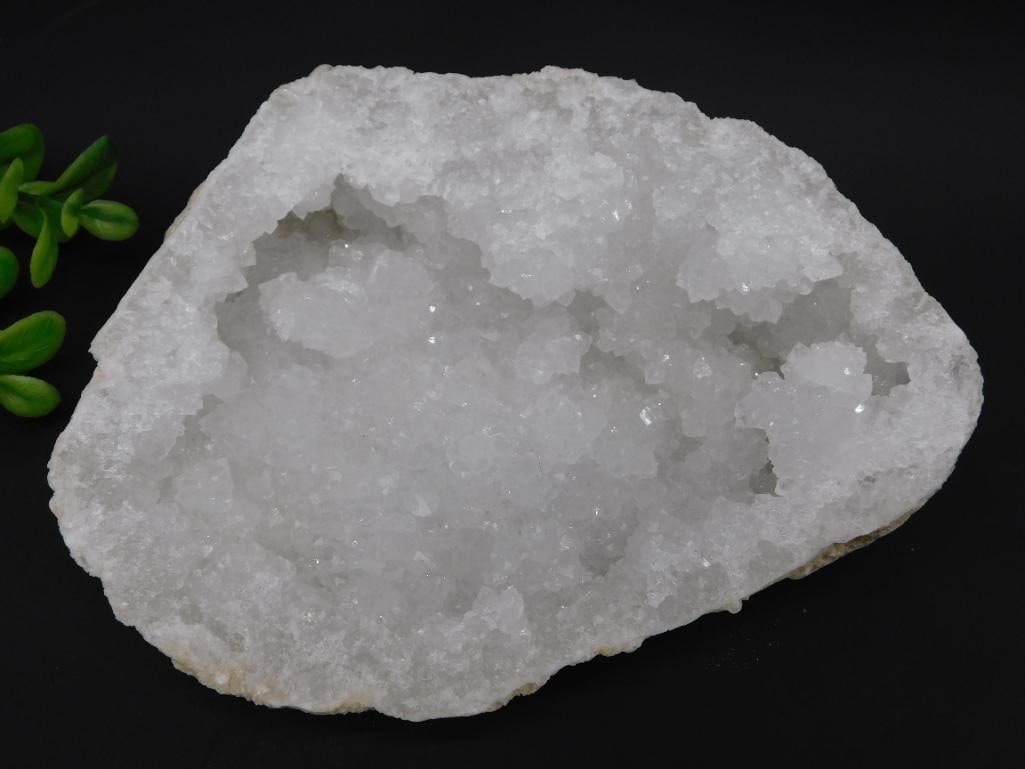 GEODE ROCK STONE LAPIDARY SPECIMEN: GEODE ROCK STONE LAPIDARY SPECIMEN - Authentic estate find offered in our online auction. Perfect for collectors, resellers, and enthusiasts of vintage, antiques, minerals, rocks, crystals, jewelry,