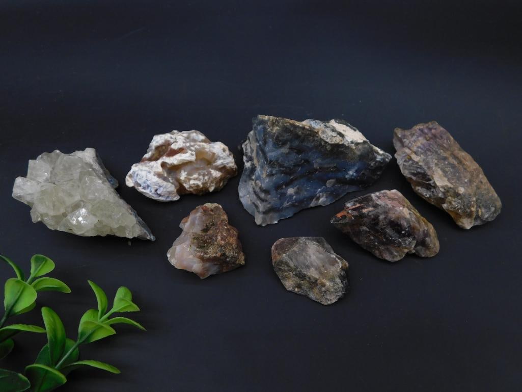 MIXED ROUGH LOT ROCK STONE LAPIDARY SPECIMEN: MIXED ROUGH LOT ROCK STONE LAPIDARY SPECIMEN - Authentic estate find offered in our online auction. Perfect for collectors, resellers, and enthusiasts of vintage, antiques, minerals, rocks, crystals, 