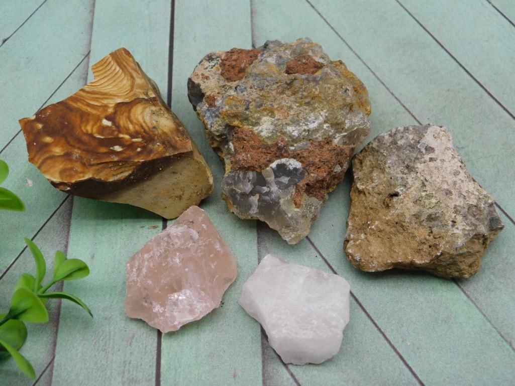 MIXED ROUGH LOT ROCK STONE LAPIDARY SPECIMEN: MIXED ROUGH LOT ROCK STONE LAPIDARY SPECIMEN - Authentic estate find offered in our online auction. Perfect for collectors, resellers, and enthusiasts of vintage, antiques, minerals, rocks, crystals, 