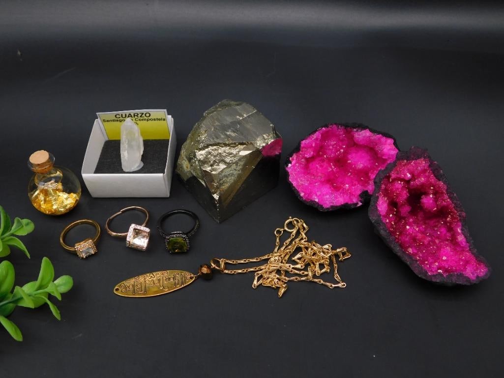 MIXED LOT ROCK STONE LAPIDARY SPECIMEN: MIXED LOT ROCK STONE LAPIDARY SPECIMEN - Authentic estate find offered in our online auction. Perfect for collectors, resellers, and enthusiasts of vintage, antiques, minerals, rocks, crystals, jewelr
