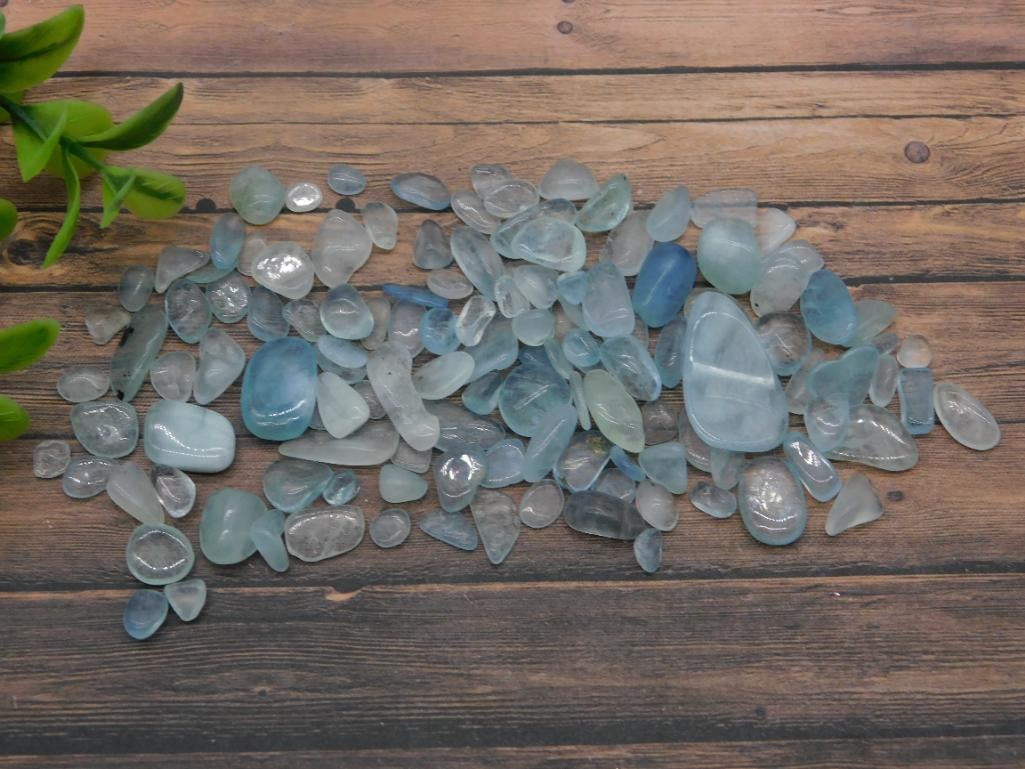 AQUAMARINE ROCK STONE LAPIDARY SPECIMEN: AQUAMARINE ROCK STONE LAPIDARY SPECIMEN - Authentic estate find offered in our online auction. Perfect for collectors, resellers, and enthusiasts of vintage, antiques, minerals, rocks, crystals, jewel