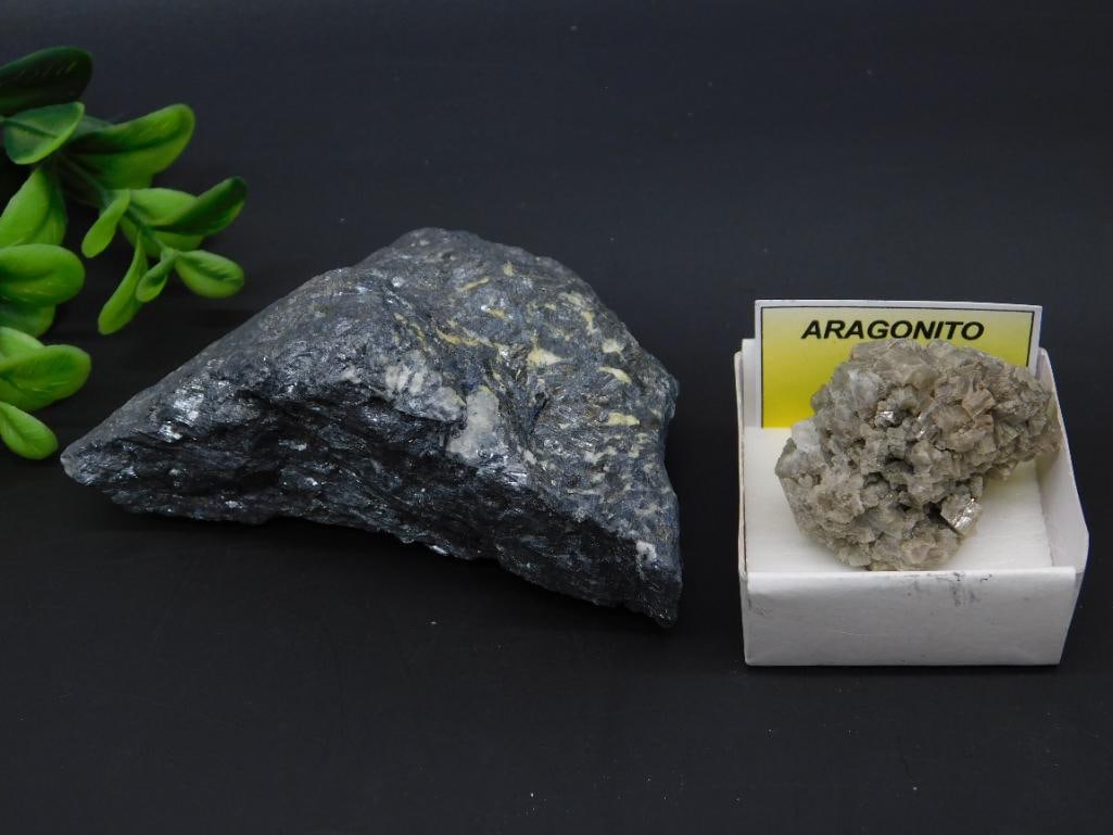 MIXED LOT ROCK STONE LAPIDARY SPECIMEN: MIXED LOT ROCK STONE LAPIDARY SPECIMEN - Authentic estate find offered in our online auction. Perfect for collectors, resellers, and enthusiasts of vintage, antiques, minerals, rocks, crystals, jewelr