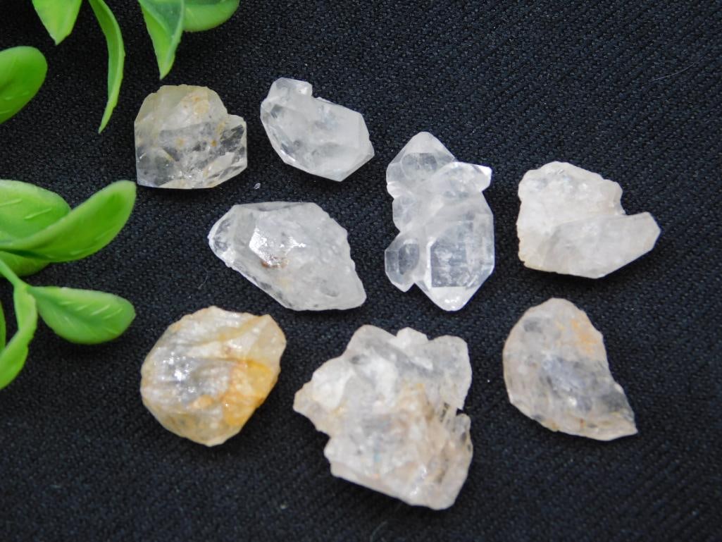 HERKIMER DIAMONDS ROCK STONE LAPIDARY SPECIMEN: HERKIMER DIAMONDS ROCK STONE LAPIDARY SPECIMEN - Authentic estate find offered in our online auction. Perfect for collectors, resellers, and enthusiasts of vintage, antiques, minerals, rocks, crystals