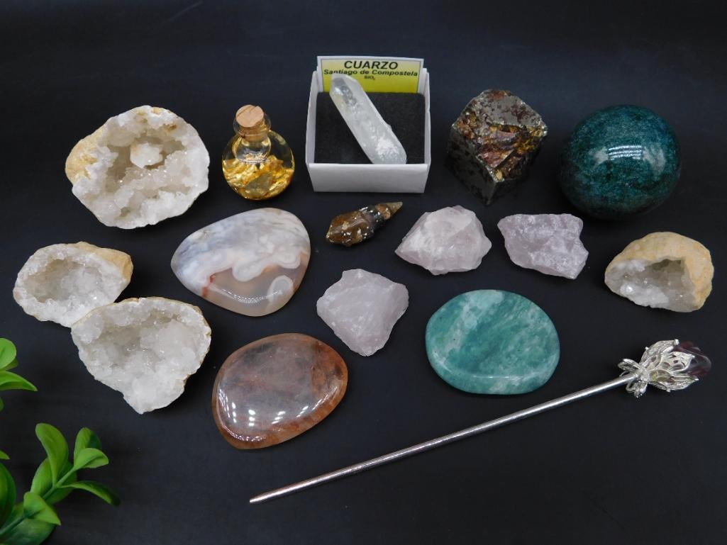 MIXED LOT ROCK STONE LAPIDARY SPECIMEN: MIXED LOT ROCK STONE LAPIDARY SPECIMEN - Authentic estate find offered in our online auction. Perfect for collectors, resellers, and enthusiasts of vintage, antiques, minerals, rocks, crystals,