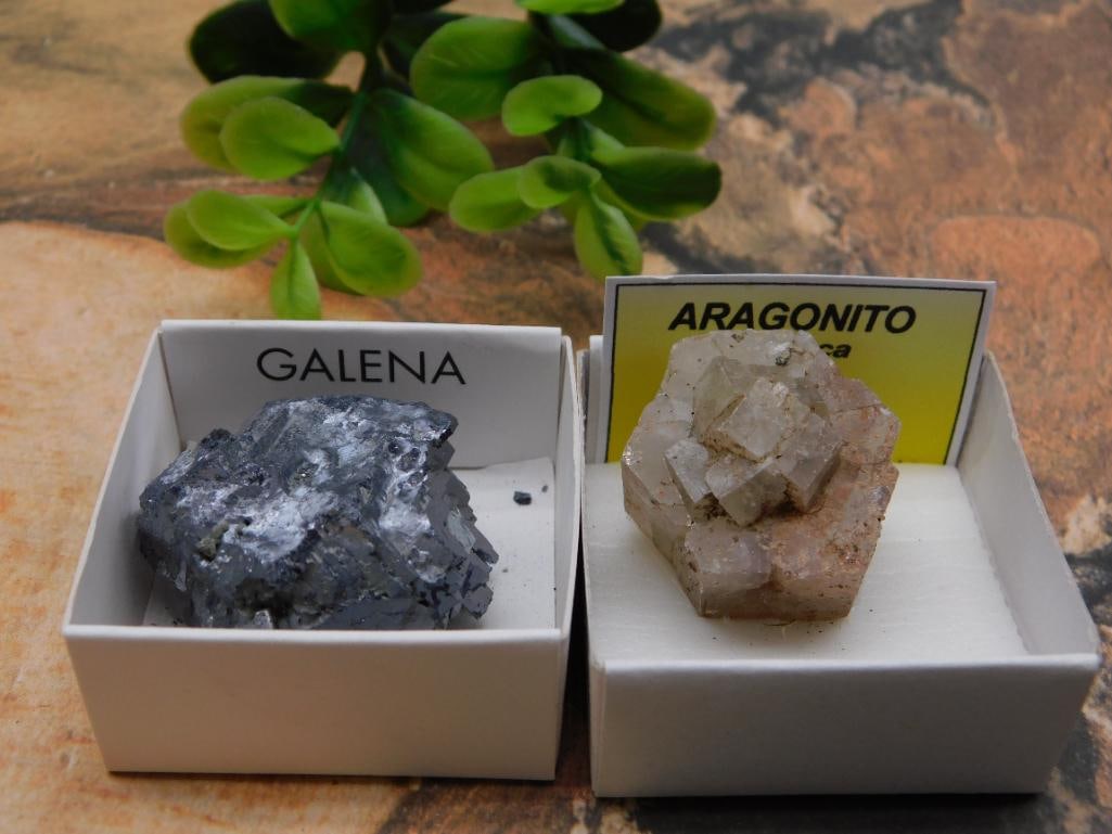 MIXED ROUGH LOT ROCK STONE LAPIDARY SPECIMEN: MIXED ROUGH LOT ROCK STONE LAPIDARY SPECIMEN - Authentic estate find offered in our online auction. Perfect for collectors, resellers, and enthusiasts of vintage, antiques, minerals, rocks, crystals,