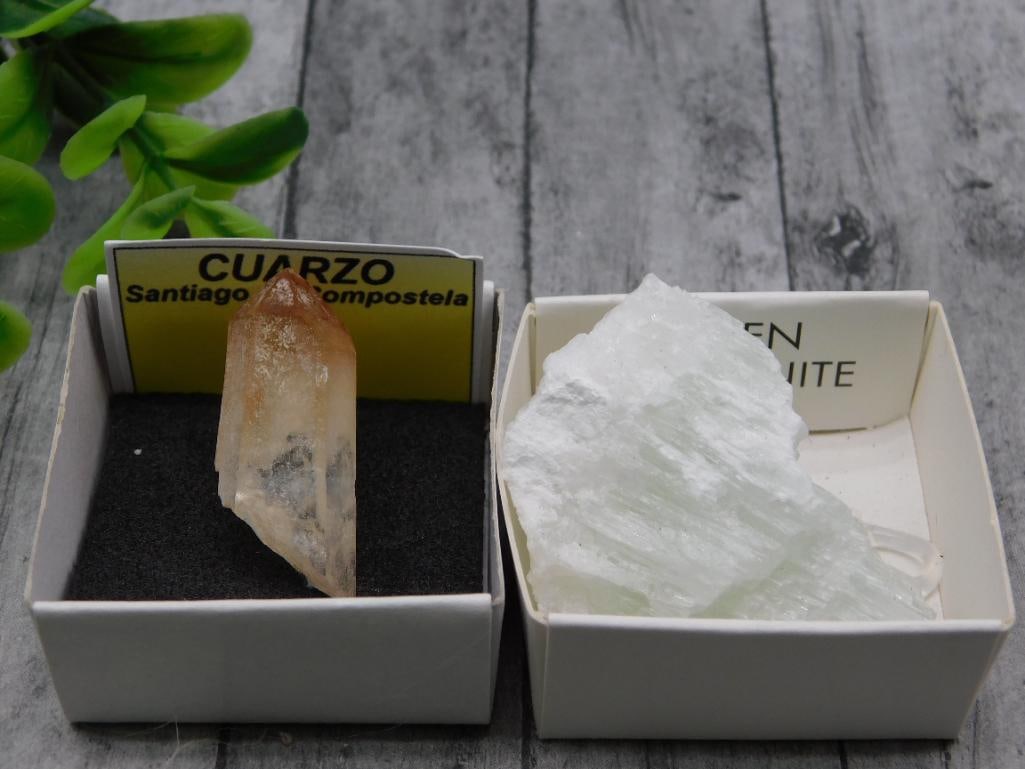 MIXED ROUGH LOT ROCK STONE LAPIDARY SPECIMEN: MIXED ROUGH LOT ROCK STONE LAPIDARY SPECIMEN - Authentic estate find offered in our online auction. Perfect for collectors, resellers, and enthusiasts of vintage, antiques, minerals, rocks, crystals, 