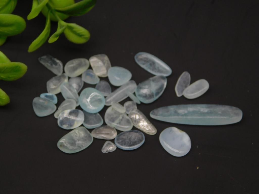 AQUAMARINE ROCK STONE LAPIDARY SPECIMEN: AQUAMARINE ROCK STONE LAPIDARY SPECIMEN - Authentic estate find offered in our online auction. Perfect for collectors, resellers, and enthusiasts of vintage, antiques, minerals, rocks, crystals,