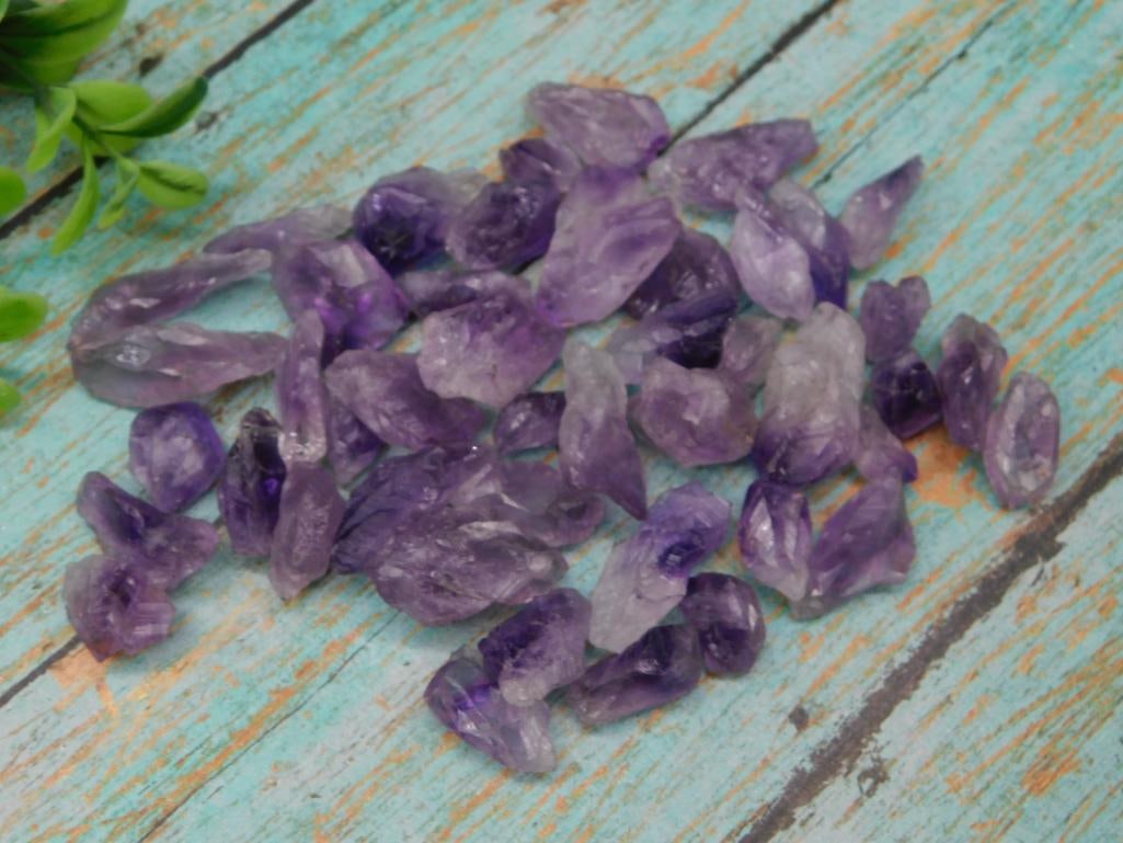 AMETHYST STONE PIECES: AMETHYST STONE PIECES ROCK STONE LAPIDARY SPECIMEN