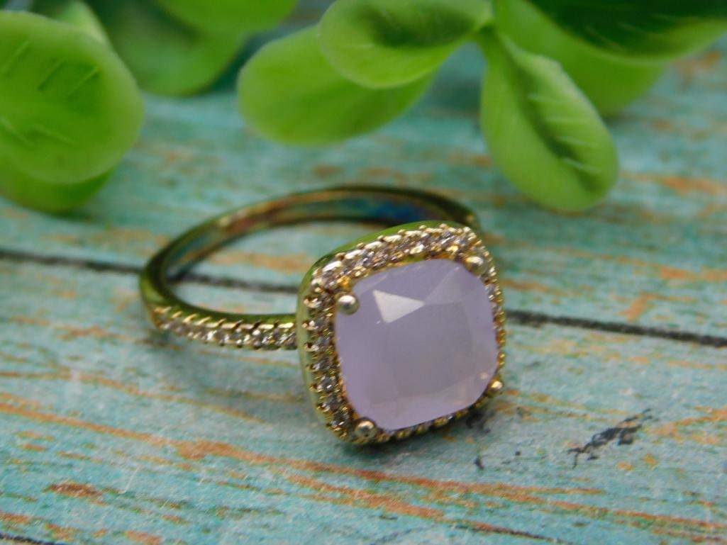 FASHION RING LIGHT PINK: FASHION RING LIGHT PINK ROCK STONE LAPIDARY SPECIMEN
