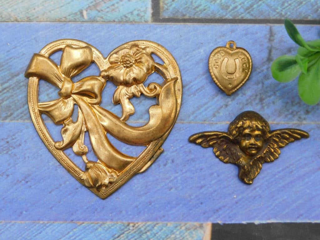 MIXED METAL FINDINGS: MIXED METAL FINDINGS — Part of our Discover Mystic Finds, Crystals and Gems auction at HATMAN'S Auctions! Please see photos for measurements and condition. YES, we have in-house shipping! We have MA