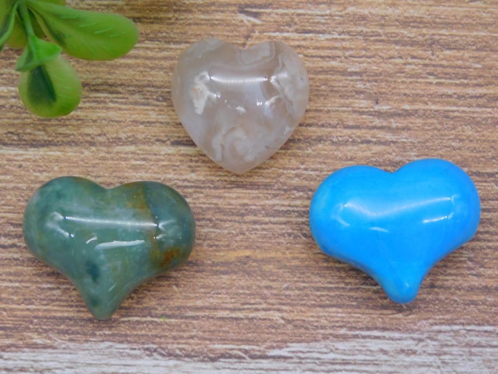 STONE HEARTS ROCK STONE LAPIDARY SPECIMEN: STONE HEARTS ROCK STONE LAPIDARY SPECIMEN - Authentic estate find offered in our online auction. Perfect for collectors, resellers, and enthusiasts of vintage, antiques, minerals, rocks, crystals, jew