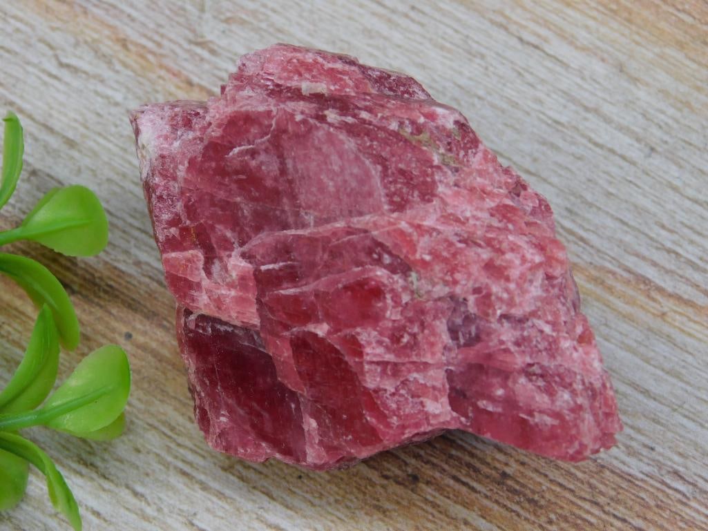 GEM RHODONITE ROCK STONE LAPIDARY SPECIMEN: GEM RHODONITE ROCK STONE LAPIDARY SPECIMEN - Authentic estate find offered in our online auction. Perfect for collectors, resellers, and enthusiasts of vintage, antiques, minerals, rocks, crystals,