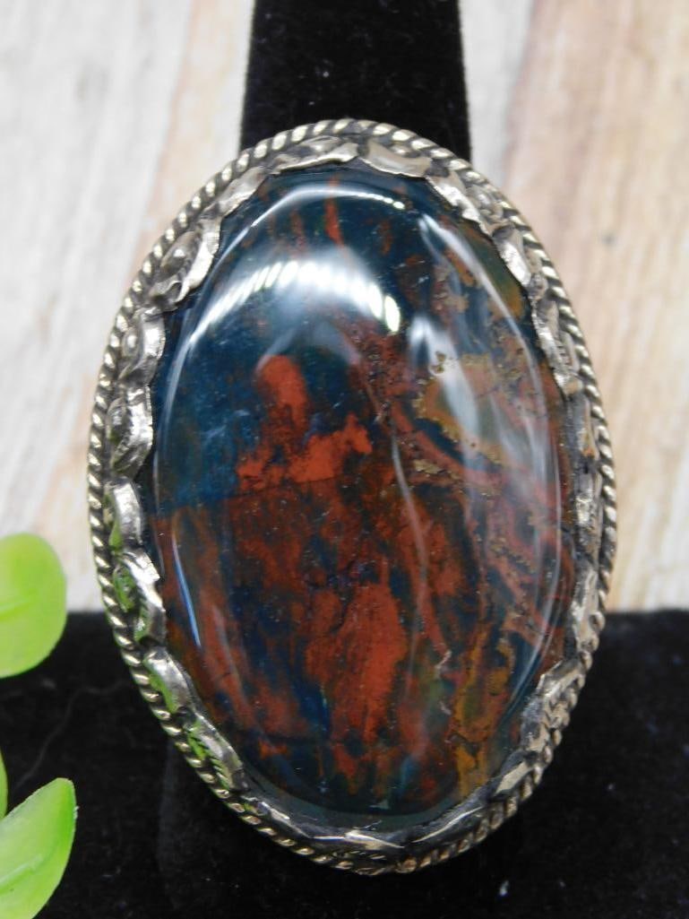 ADJUSTABLE STONE RING WITH INTRICATE TOOLING: ADJUSTABLE STONE RING WITH INTRICATE TOOLING - Authentic estate find offered in our online auction. Perfect for collectors, resellers, and enthusiasts of vintage, antiques, minerals, rocks, crystals,