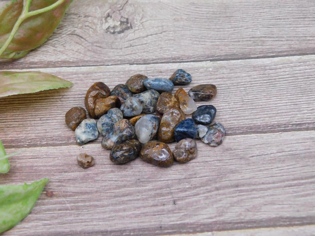 Small Mixed Polished Gemstones 12 Grams: Small Mixed Polished Gemstones, 12 Grams - Part of our Discover Gilded Gallery, Crystals and Gems auction at HATMAN'S Auctions! Please see photos for measurements and condition. YES, we have in-house