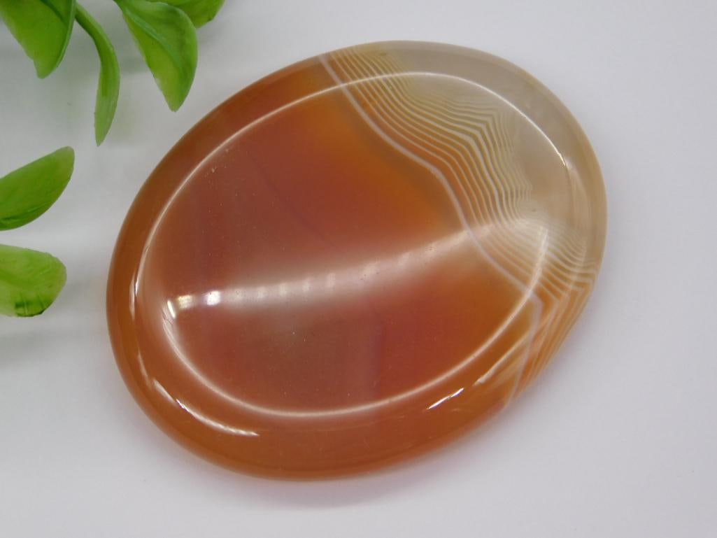 BANDED CARNELIAN WORRY STONE ROCK STONE LAPIDARY SPECIMEN: BANDED CARNELIAN WORRY STONE ROCK STONE LAPIDARY SPECIMEN - Part of our Discover Gilded Gallery, Crystals and Gems auction at HATMAN'S Auctions! Please see photos for measurements and condition. YES, 