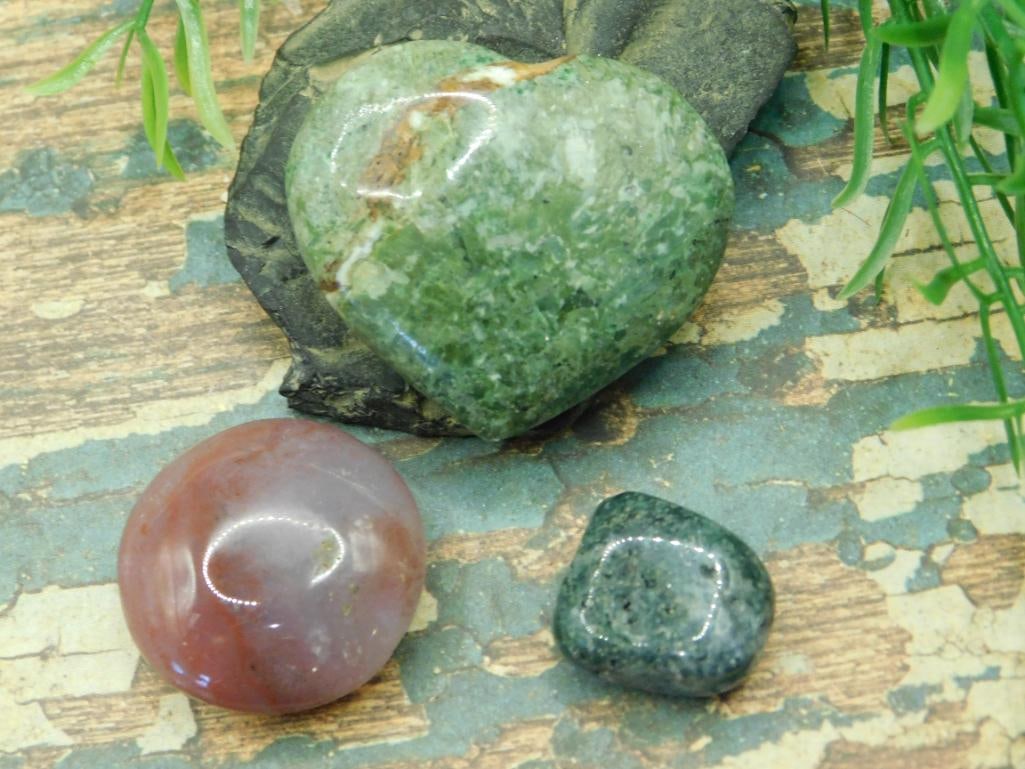 JEWELRY SALE! ROCK STONE LAPIDARY SPECIMEN: JEWELRY SALE! ROCK STONE LAPIDARY SPECIMEN - Authentic estate find offered in our online auction. Perfect for collectors, resellers, and enthusiasts of vintage, antiques, minerals, rocks, crystals, je