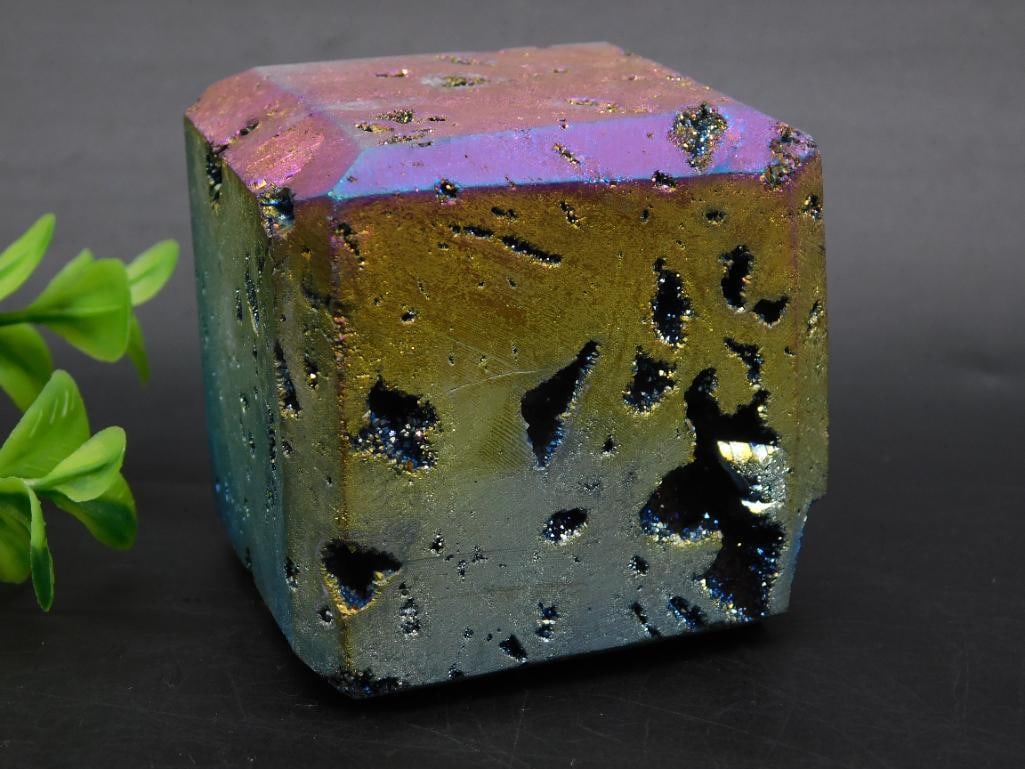 DRUZY TITANIUM CUBE ROCK STONE LAPIDARY SPECIMEN: WELCOME TO HATMAN AUCTIONS! SPECIAL NOTICE: Please see photos for measurements and descriptions. ***Yes, we have in house shipping with MANY REPEAT CUSTOMERS because of our streamlined service.