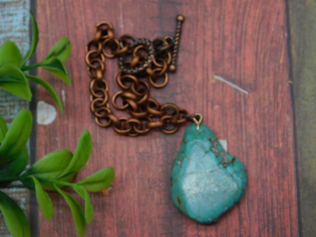 GENUINE STONE PENDANT ON CHAIN NECKLACE: WELCOME TO HATMAN AUCTIONS! SPECIAL NOTICE: Please see photos for measurements and descriptions. ***Yes, we have in house shipping with MANY REPEAT CUSTOMERS because of our streamlined service.