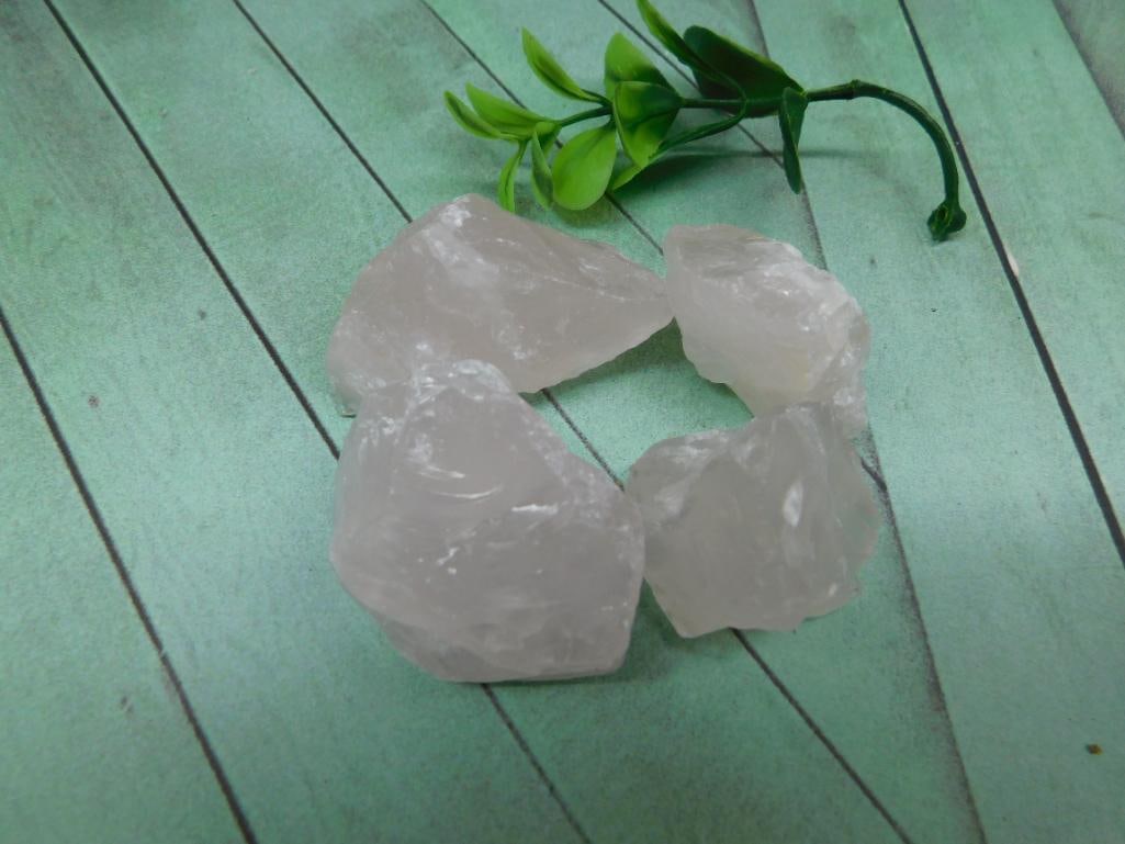 ROSE QUARTZ ROCK STONE LAPIDARY SPECIMEN: ROSE QUARTZ ROCK STONE LAPIDARY SPECIMEN — Part of our Discover Buried Treasure, Crystals and Gems auction at HATMAN'S Auctions! Please see photos for measurements and condition. YES, we have in-hou