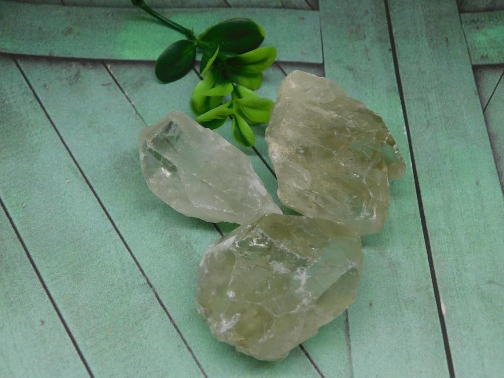 QUARTZ ROCK STONE LAPIDARY SPECIMEN: QUARTZ ROCK STONE LAPIDARY SPECIMEN — Part of our Discover Buried Treasure, Crystals and Gems auction at HATMAN'S Auctions! Please see photos for measurements and condition. YES, we have in-house sh