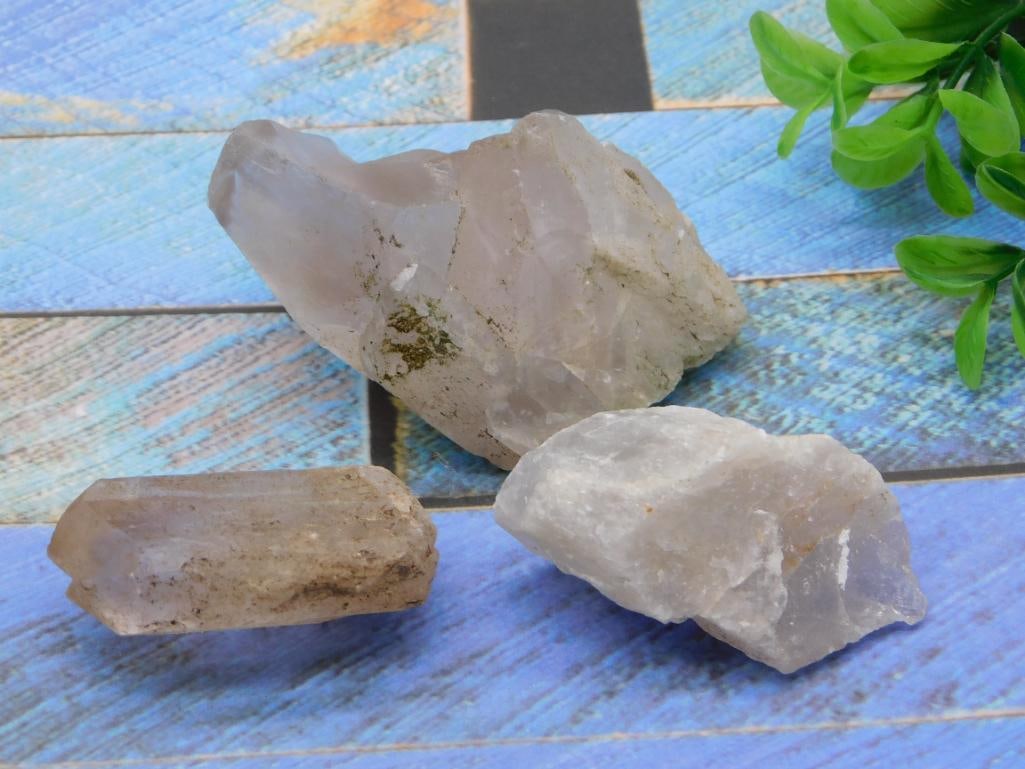QUARTZ ROCK STONE LAPIDARY SPECIMEN: QUARTZ ROCK STONE LAPIDARY SPECIMEN — Part of our Discover Buried Treasure, Crystals and Gems auction at HATMAN'S Auctions! Please see photos for measurements and condition. YES, we have in-house sh