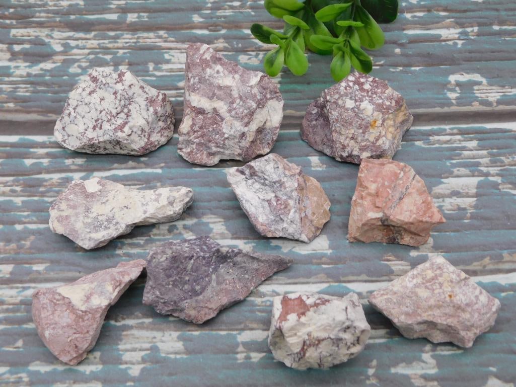 VIPER JASPER ROCK STONE LAPIDARY SPECIMEN: VIPER JASPER ROCK STONE LAPIDARY SPECIMEN — Part of our Discover Buried Treasure, Crystals and Gems auction at HATMAN'S Auctions! Please see photos for measurements and condition. YES, we have in-ho