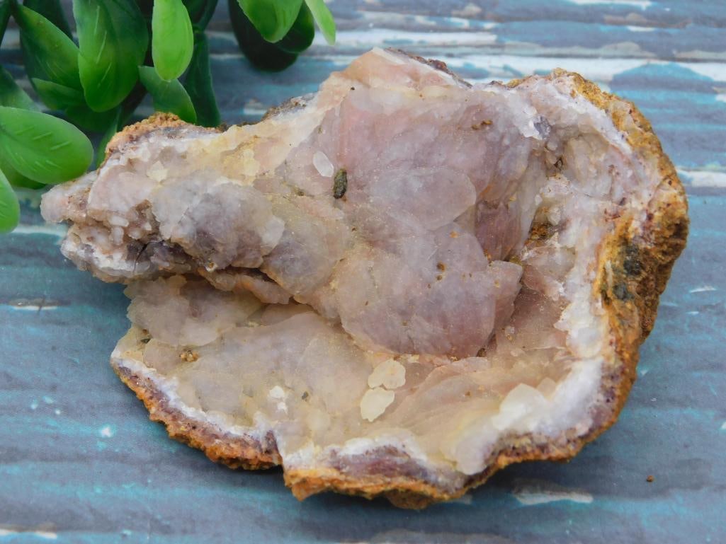 CAVE GEODE ROCK STONE LAPIDARY SPECIMEN: WELCOME TO HATMAN AUCTIONS! SPECIAL NOTICE: Please see photos for measurements and descriptions. ***Yes, we have in house shipping with MANY REPEAT CUSTOMERS because of our streamlined service. ****We