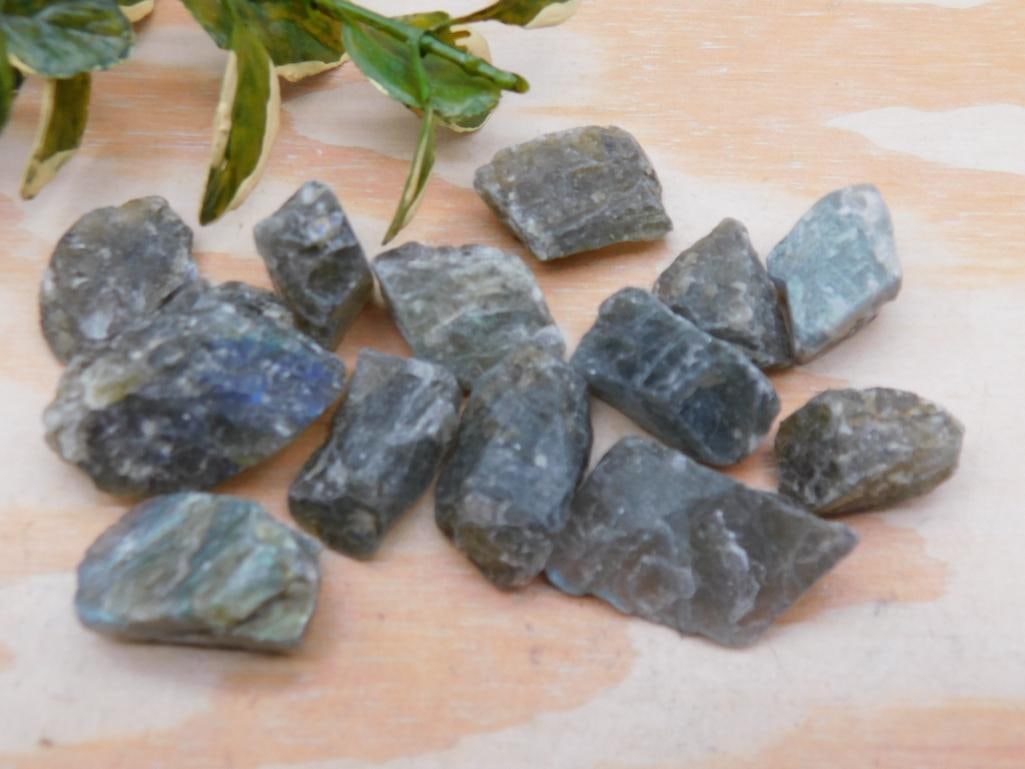 LABRADORITE ROCK STONE LAPIDARY SPECIMEN: WELCOME TO HATMAN AUCTIONS! SPECIAL NOTICE: Please see photos for measurements and descriptions. ***Yes, we have in house shipping with MANY REPEAT CUSTOMERS because of our streamlined service.