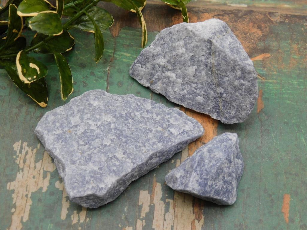 BLUE QUARTZ ROCK STONE LAPIDARY SPECIMEN: WELCOME TO HATMAN AUCTIONS! SPECIAL NOTICE: Please see photos for measurements and descriptions. ***Yes, we have in house shipping with MANY REPEAT CUSTOMERS because of our streamlined service.