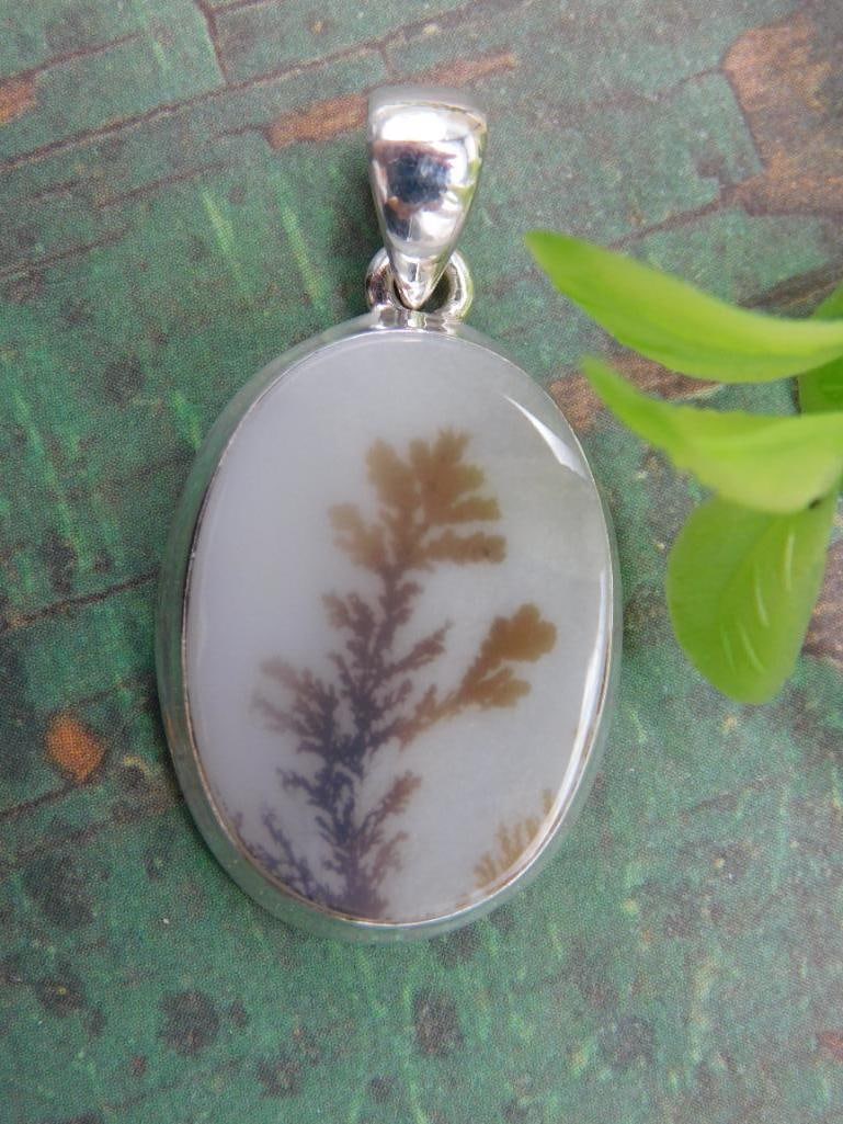 DENDRITIC AGATE PENDANT ROCK STONE LAPIDARY SPECIMEN: WELCOME TO HATMAN AUCTIONS! SPECIAL NOTICE: Please see photos for measurements and descriptions. ***Yes, we have in house shipping with MANY REPEAT CUSTOMERS because of our streamlined service.