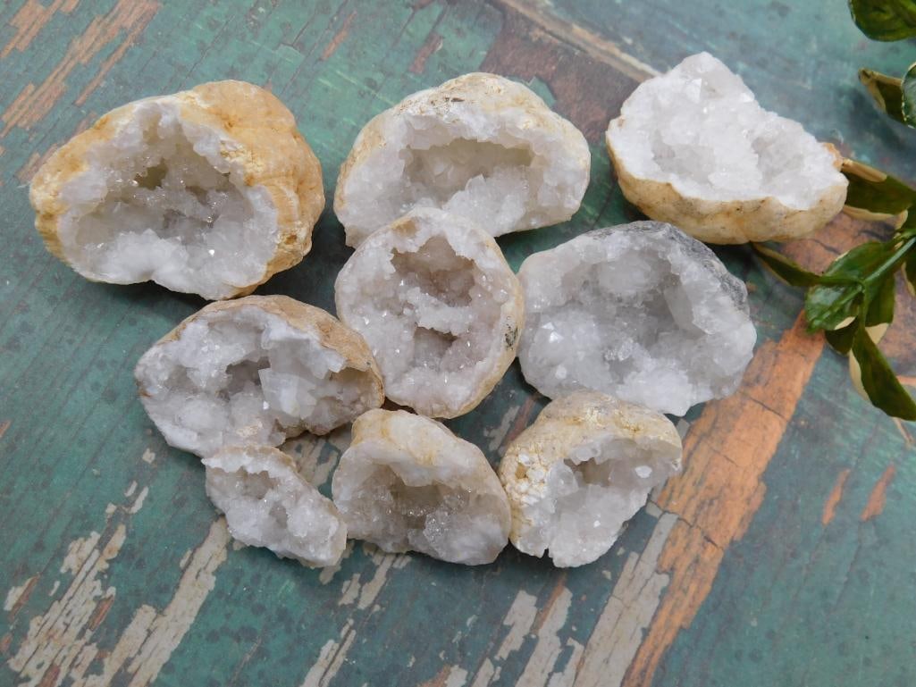 GEODE BULK WHOLESALE LOT ROCK STONE LAPIDARY SPECIMEN: WELCOME TO HATMAN AUCTIONS! SPECIAL NOTICE: Please see photos for measurements and descriptions. ***Yes, we have in house shipping with MANY REPEAT CUSTOMERS because of our streamlined service.