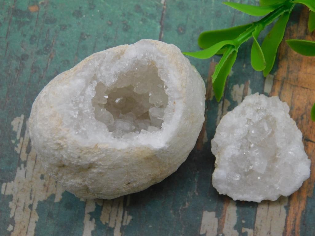 GEODE ROCK STONE LAPIDARY SPECIMEN (1 of 2)