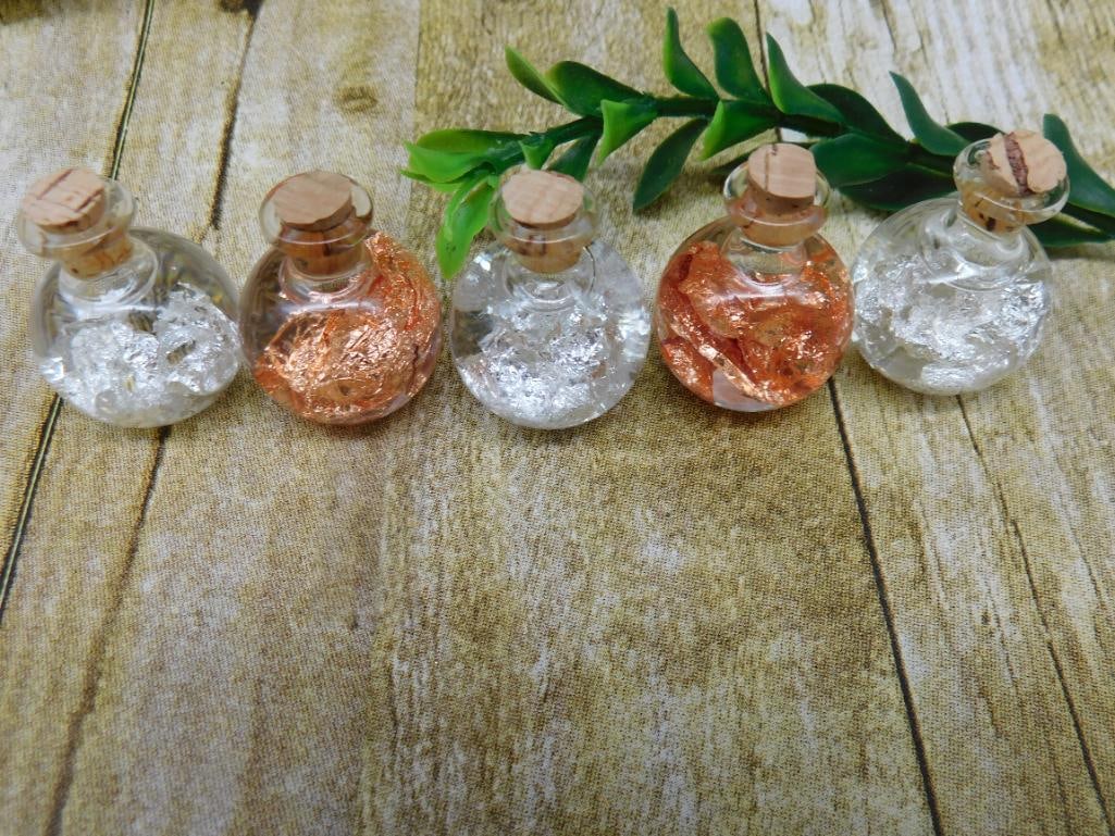 SILVER AND COPPER FLAKES IN BOTTLES ROCK STONE LAPIDARY SPECIMEN: WELCOME TO HATMAN AUCTIONS! SPECIAL NOTICE: Please see photos for measurements and descriptions. ***Yes, we have in house shipping with MANY REPEAT CUSTOMERS because of our streamlined service. ****We