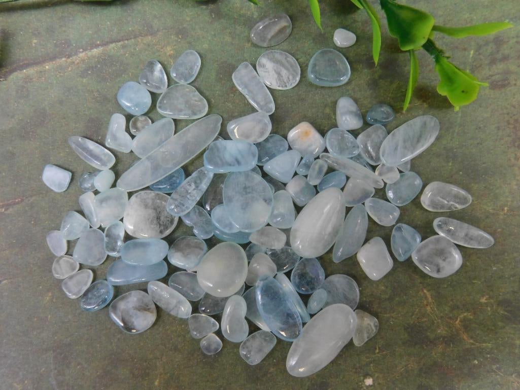 AQUAMARINE ROCK STONE LAPIDARY SPECIMEN: WELCOME TO HATMAN AUCTIONS! SPECIAL NOTICE: Please see photos for measurements and descriptions. ***Yes, we have in house shipping with MANY REPEAT CUSTOMERS because of our streamlined service.