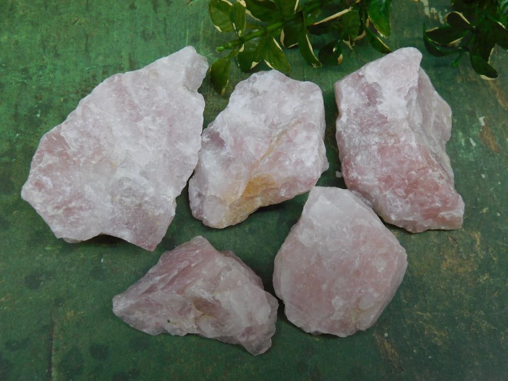 ROSE QUARTZ ROCK STONE LAPIDARY SPECIMEN: WELCOME TO HATMAN AUCTIONS! SPECIAL NOTICE: Please see photos for measurements and descriptions. ***Yes, we have in house shipping with MANY REPEAT CUSTOMERS because of our streamlined service. ****We
