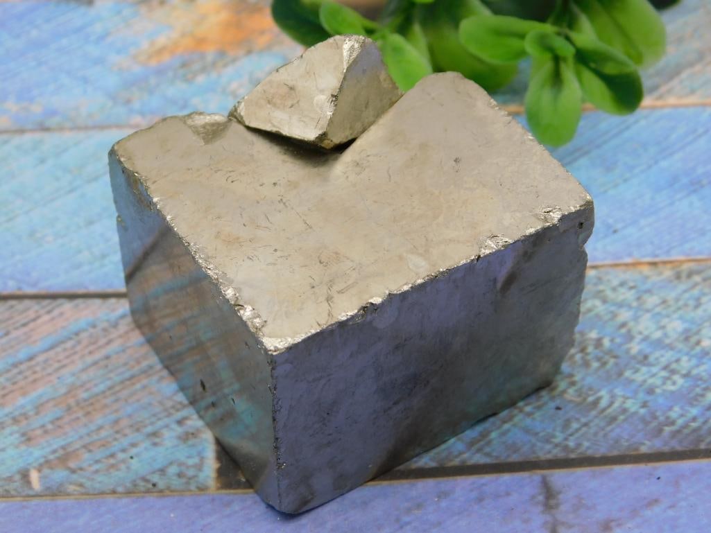 NATURAL FORMATION PYRITE CUBE ROCK STONE LAPIDARY SPECIMEN (1 of 2)