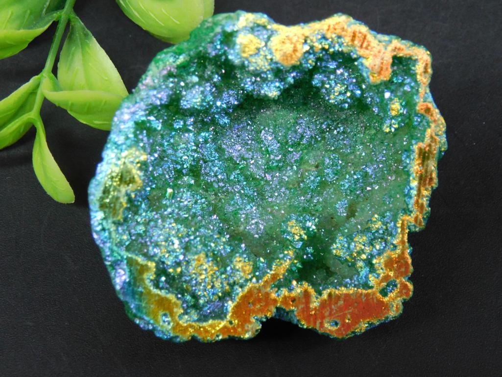GREEN ALIEN EGG GEODE ROCK STONE LAPIDARY SPECIMEN (1 of 2)