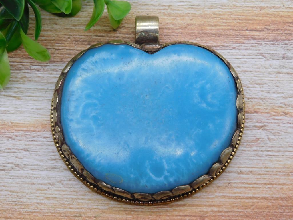 LARIMAR PENDANT WITH INTRICATE TOOLING ROCK STONE LAPIDARY SPECIMEN: WELCOME TO HATMAN AUCTIONS! SPECIAL NOTICE: Please see photos for measurements and descriptions. ***Yes, we have in house shipping with MANY REPEAT CUSTOMERS because of our streamlined service. ****We