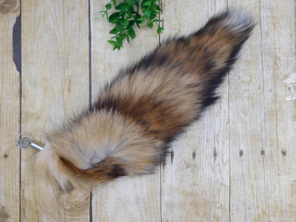 RED FOX TAIL TAXIDERMY: WELCOME TO HATMAN AUCTIONS! SPECIAL NOTICE: Please see photos for measurements and descriptions. ***Yes, we have in house shipping with MANY REPEAT CUSTOMERS because of our streamlined service. ****We