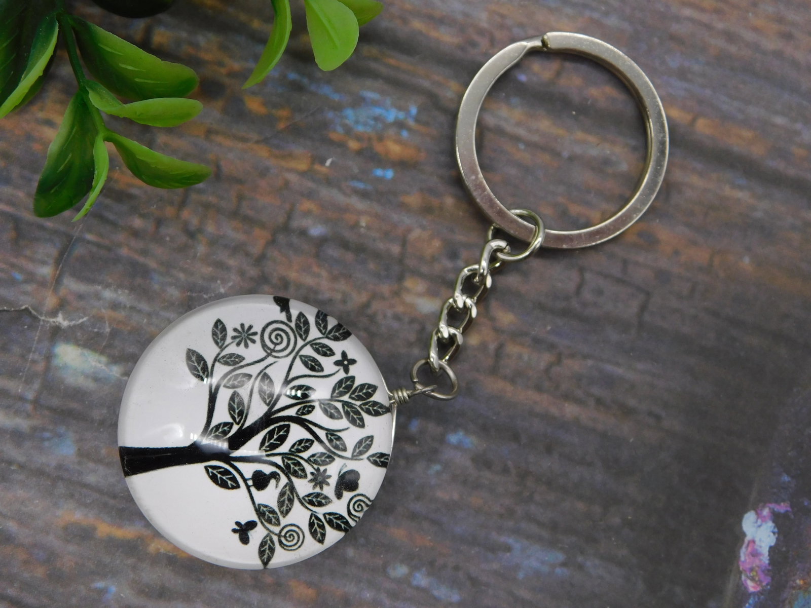 Botanical White Ceramic Keychain Pendant Black Design Tree Leaves Flowers (1 of 5)