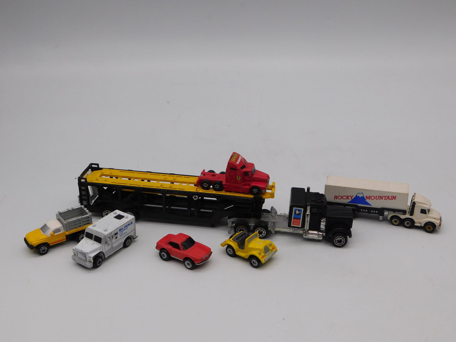 Vintage Die-Cast Toy Vehicles Fleet Flatbed Truck Semi Collectible Lot (1 of 4)