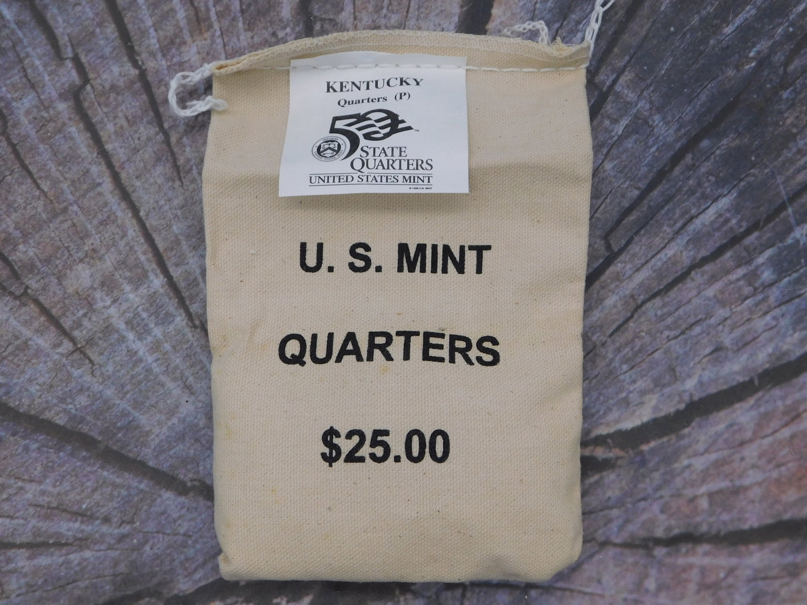 Kentucky State Quarters P Mint Mark U.S. Mint Original Canvas Bag Collectible: Kentucky State Quarters P Mint Mark U.S. Mint Original Canvas Bag Collectible represents an authentic piece of American numismatic history. This official U.S. Mint canvas bag contains Kentucky