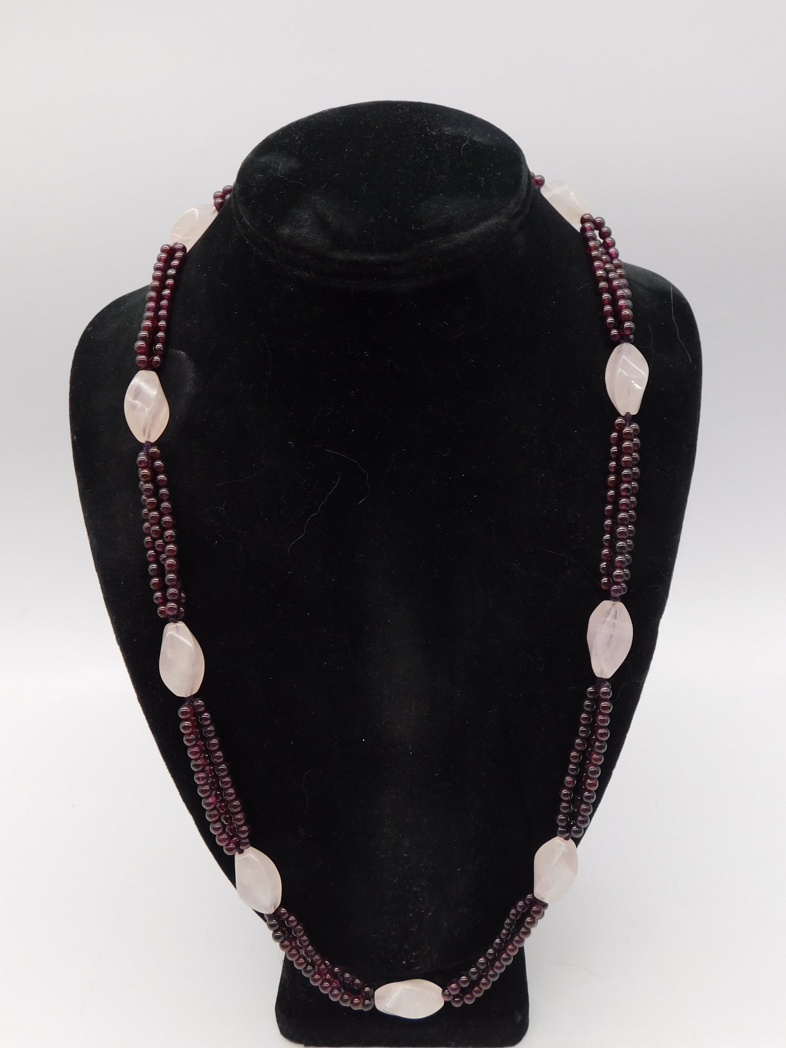 Vintage Rose Quartz Garnet Beaded Bracelet Multi-Strand White Stone Jewelry: Vintage Rose Quartz Garnet Beaded Bracelet Multi-Strand White Stone Jewelry. This elegant vintage-era beaded bracelet showcases a sophisticated multi-strand design featuring deep burgundy garnet or
