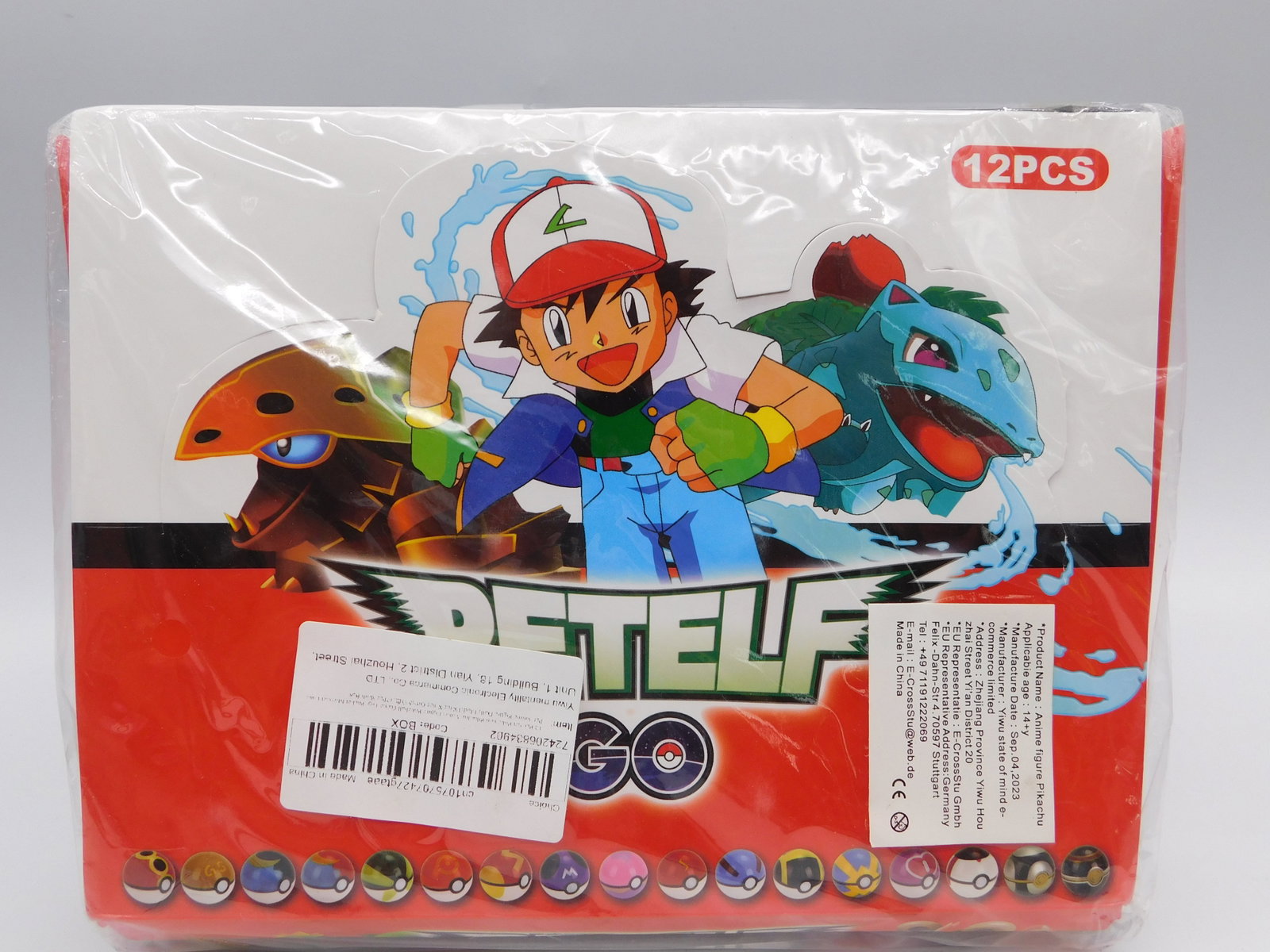 Pokemon GO 12 Poke Ball Capsule Collectible Set Ash Charizard Sealed Package: Pokemon GO 12 Poke Ball Capsule Collectible Set Ash Charizard Sealed Package featuring the beloved Pokemon trainer Ash Ketchum alongside his iconic Charizard and Squirtle companions. This sealed colle